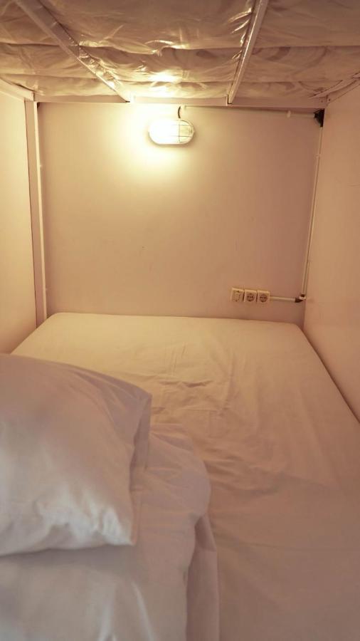 Indonesia Backpacker Hostels Kuta  エクステリア 写真
