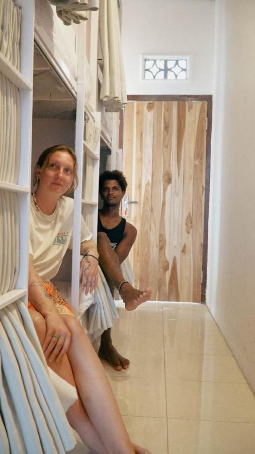 Indonesia Backpacker Hostels Kuta  エクステリア 写真