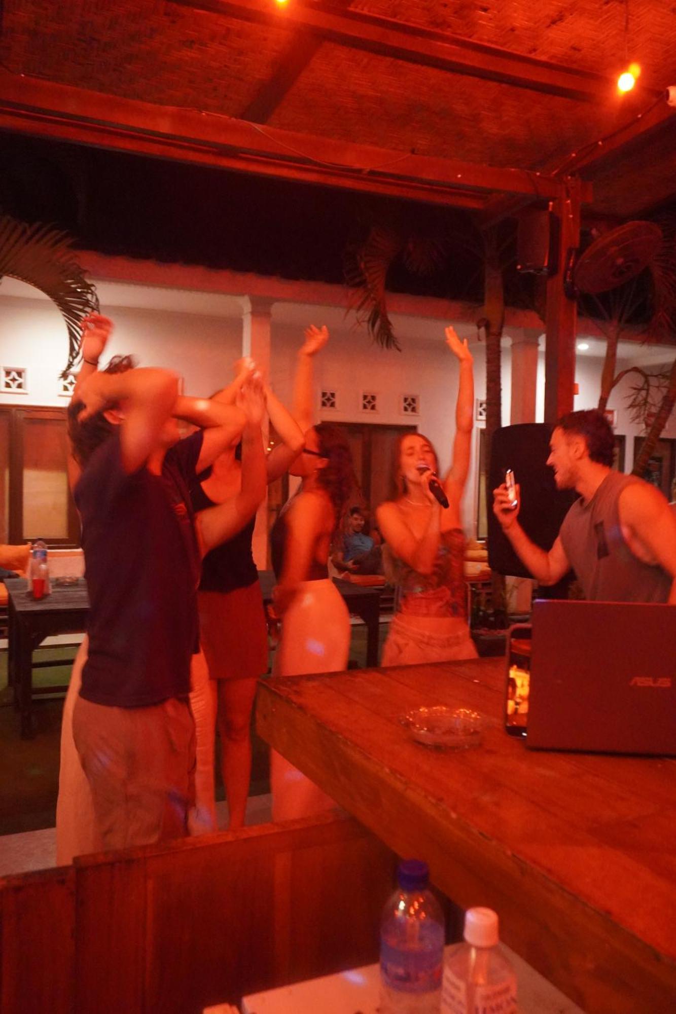 Indonesia Backpacker Hostels Kuta  エクステリア 写真