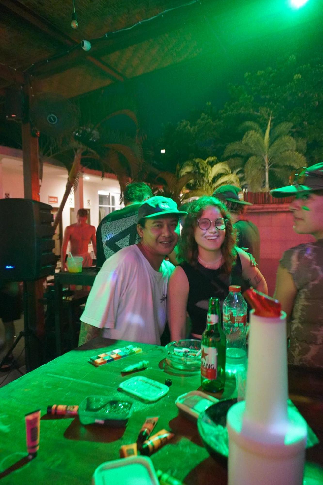 Indonesia Backpacker Hostels Kuta  エクステリア 写真